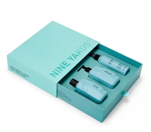 [Y805] NINE YARDS Moist Christmas Box